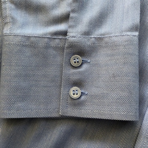 Women: Liz Claiborne Button-down Dress Shirt - Picture 3 of 6